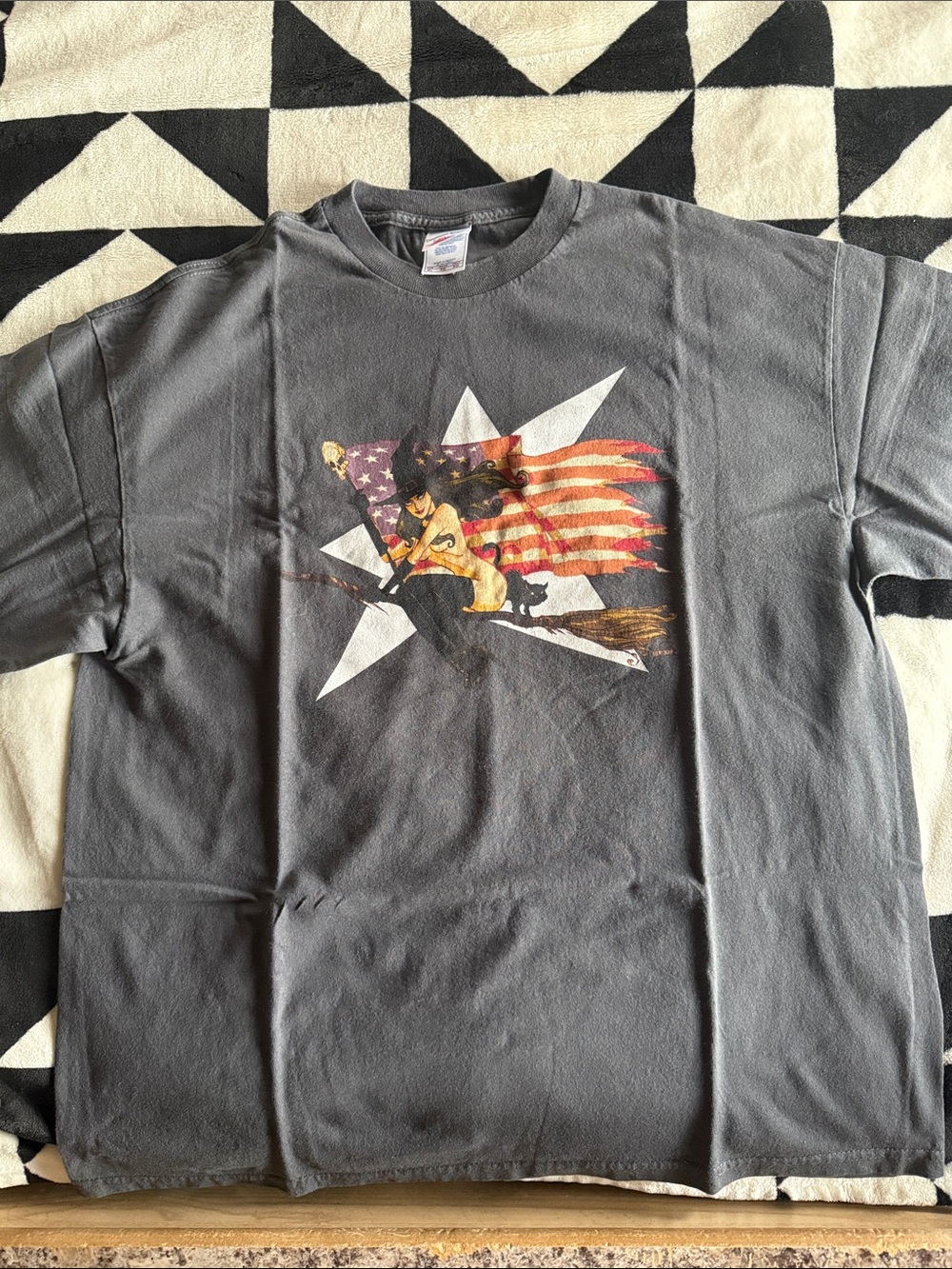 Vintage-Style Rob Zombie Men's Graphic T-Shirt - Charcoal with Flag Print